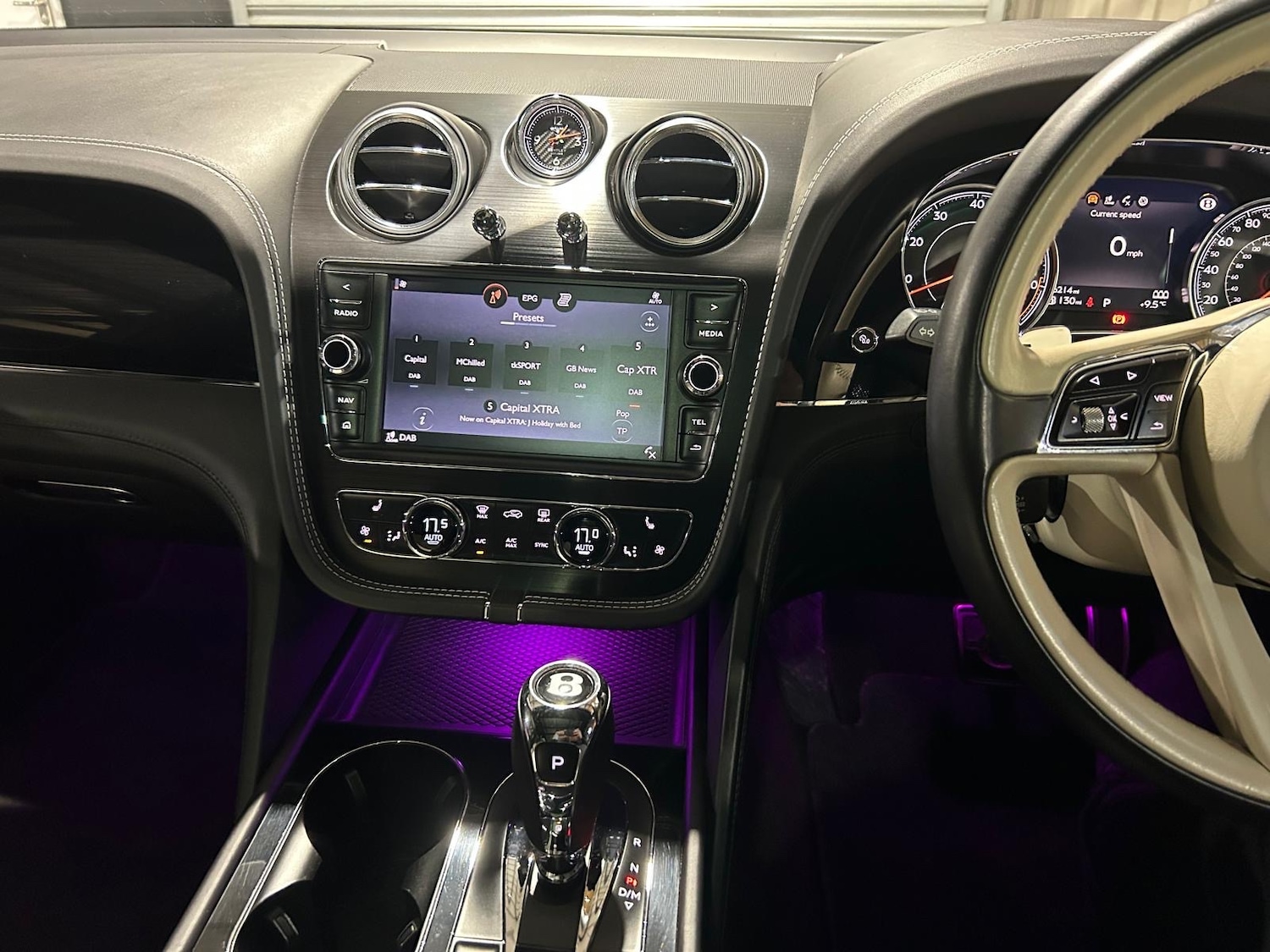 Used Bentley Bentayga 2018 for sale - 77247438: Photo 33