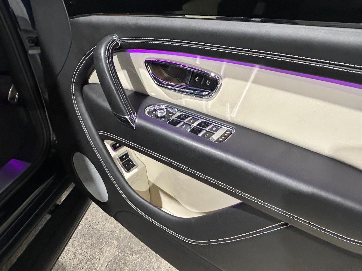 Used Bentley Bentayga 2018 for sale - 77247438: Photo 35