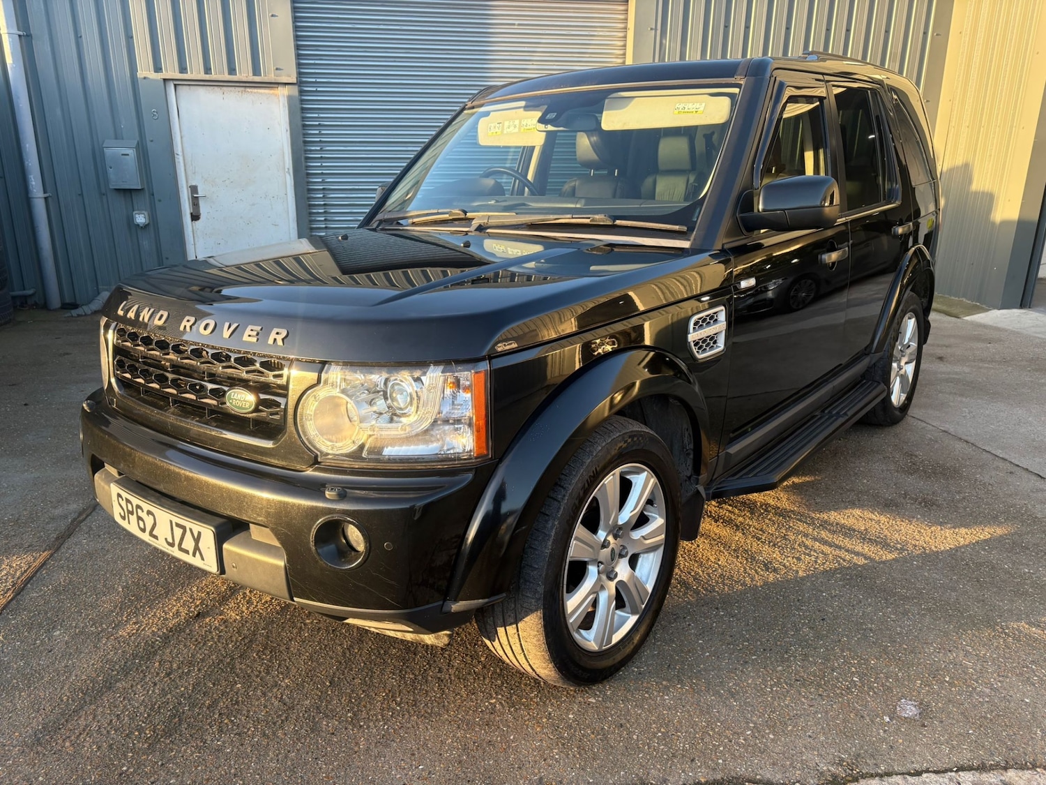 Used Land Rover Discovery 2013 for sale - 76831267: Photo 2