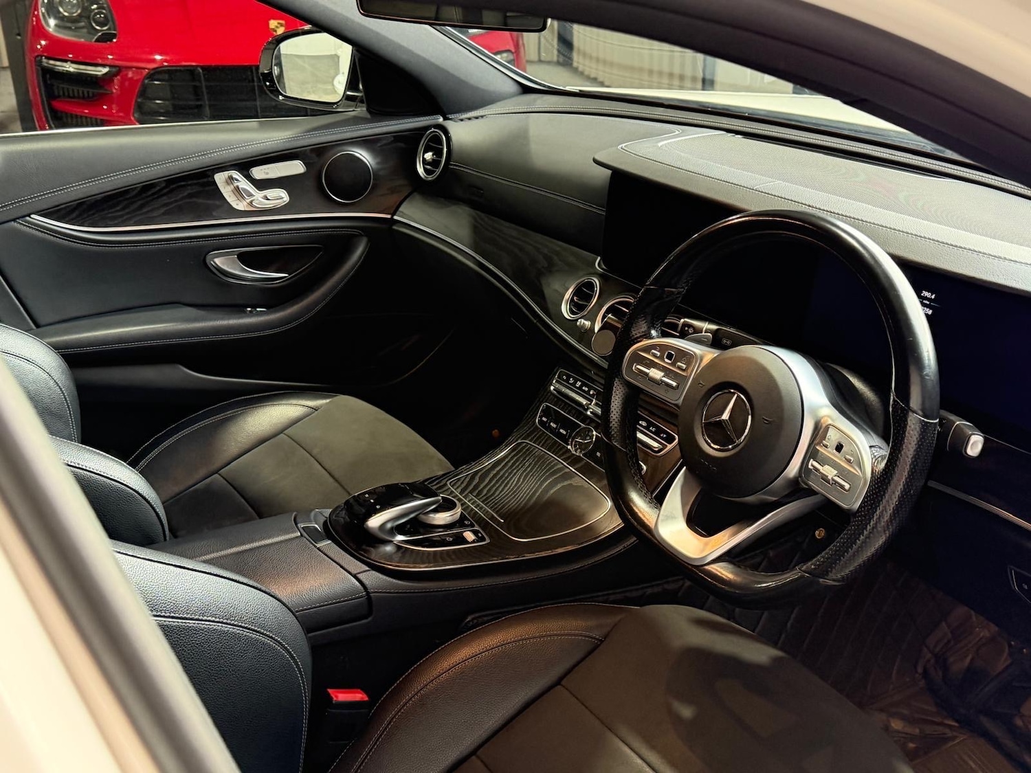 Used Mercedes-Benz E Class 2020 for sale - 76637301: Photo 19