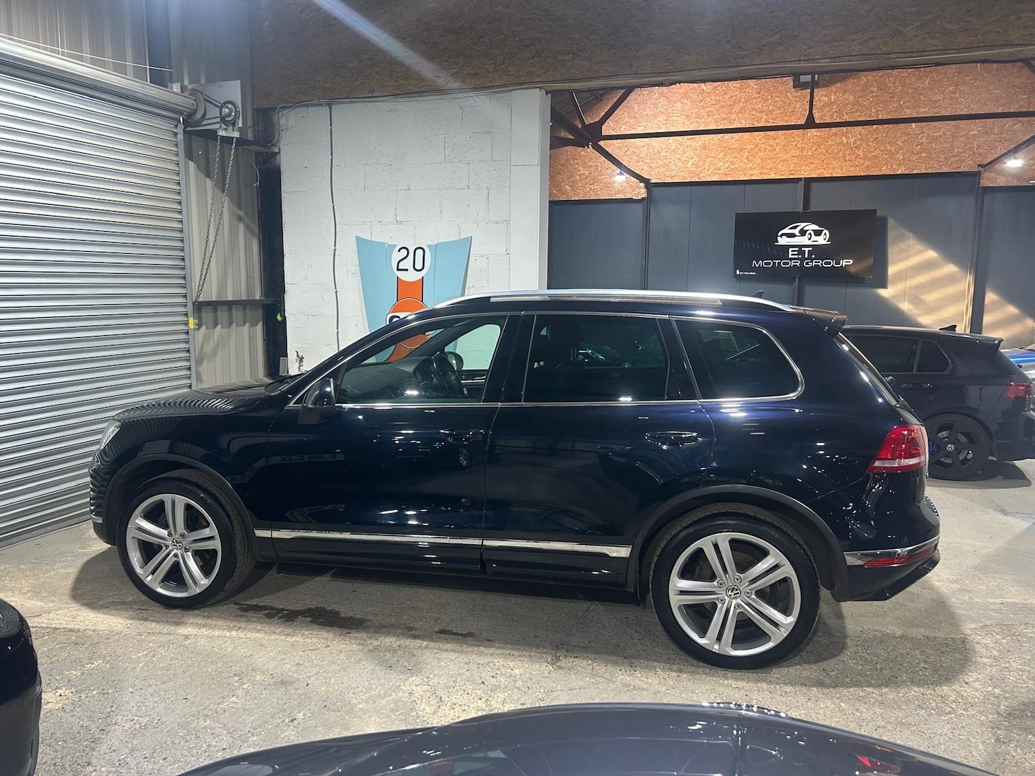 Used Volkswagen Touareg 2017 for sale - 77917355: Photo 2
