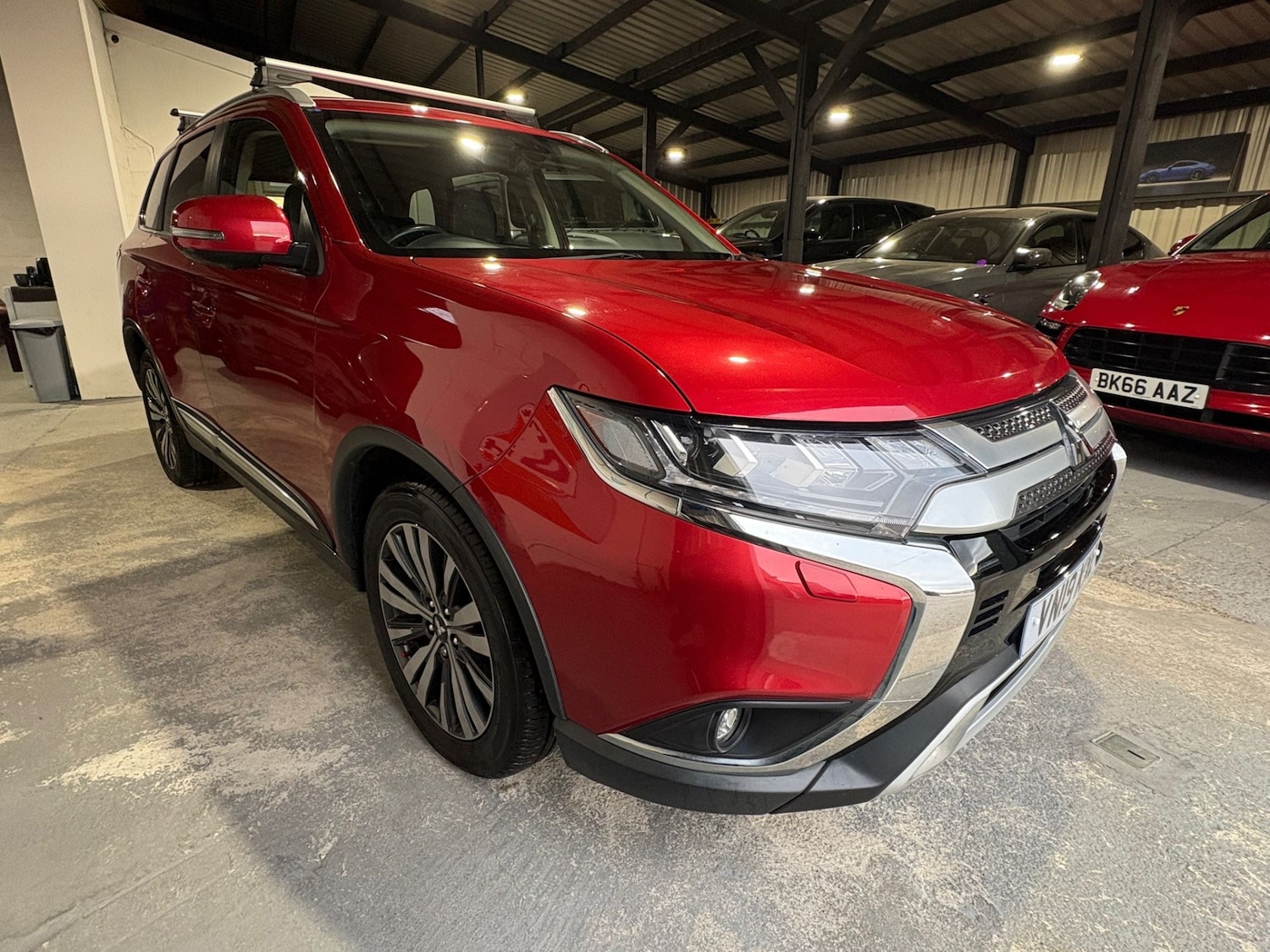 Used Mitsubishi Outlander 2019 for sale - 76564902: Photo 2