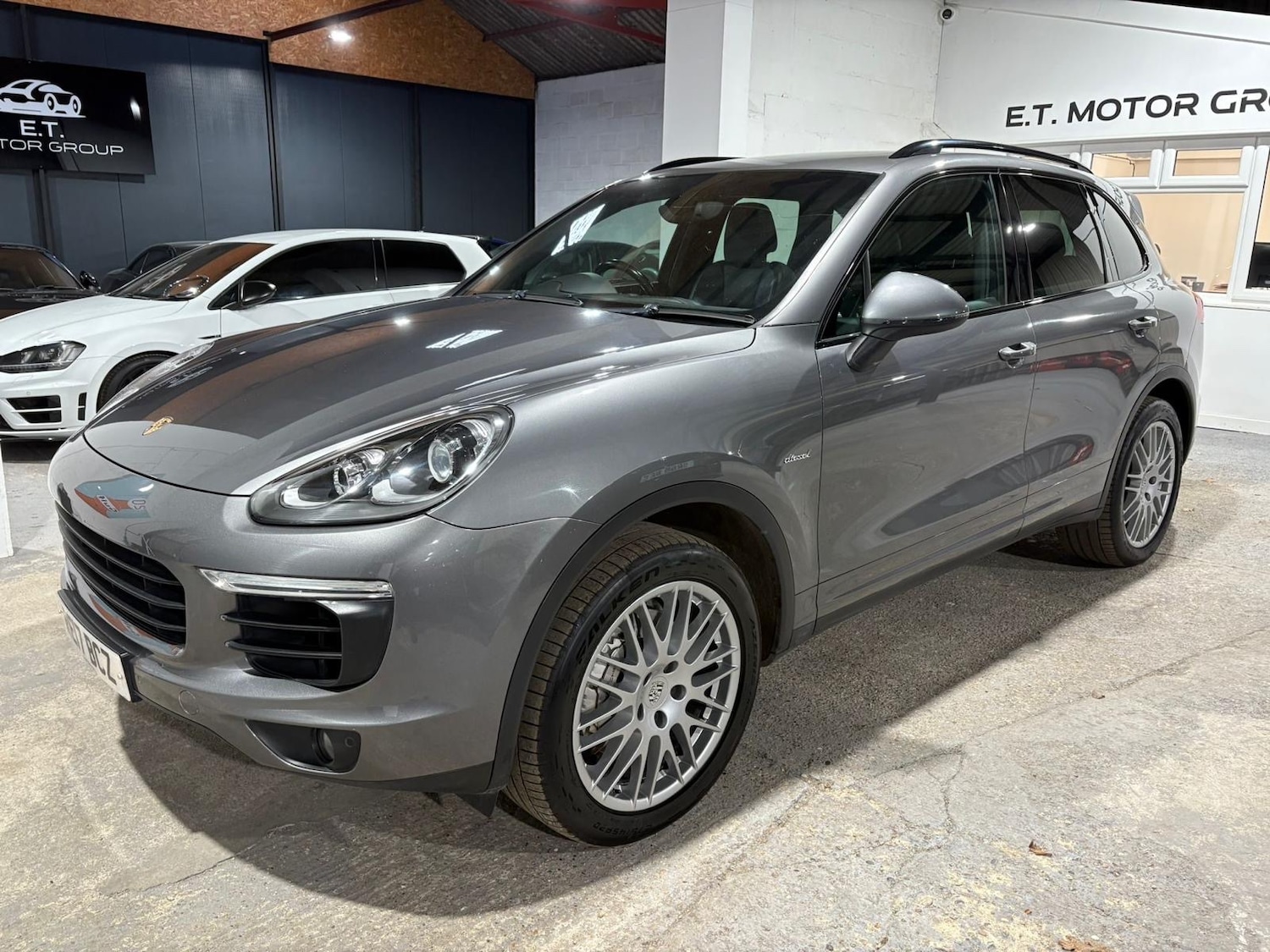 Used Porsche Cayenne 2017 for sale - 77125251: Photo 1