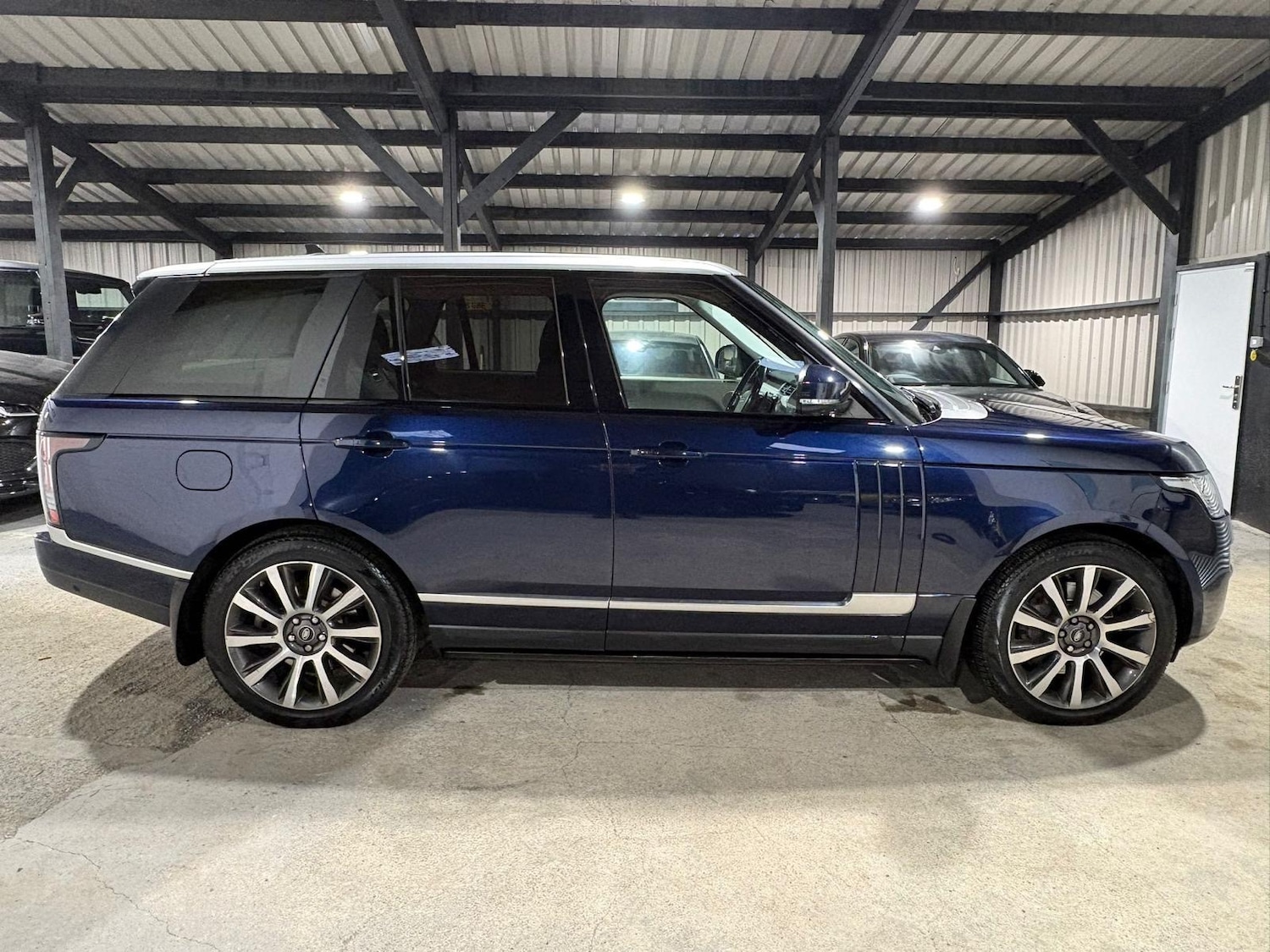 Used Land Rover Range Rover 2015 for sale - 77758711: Photo 2