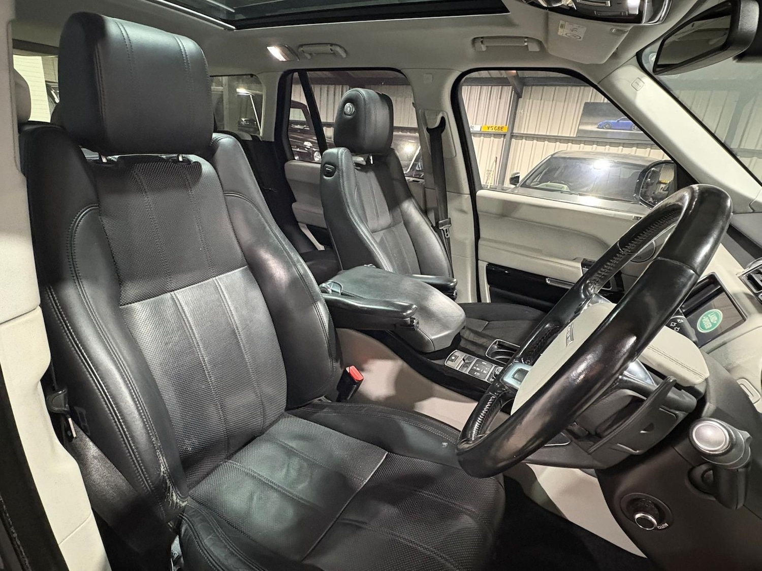 Used Land Rover Range Rover 2015 for sale - 77758711: Photo 8