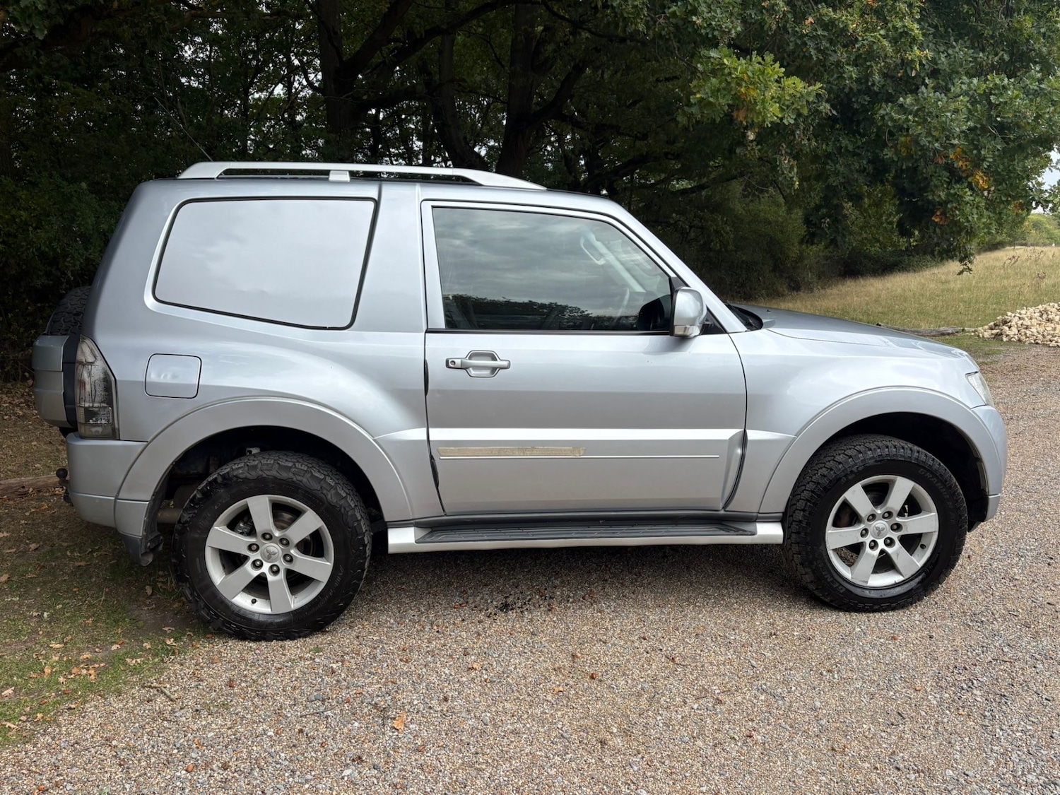 Used Mitsubishi Shogun 2010 for sale - 76090957: Photo 8