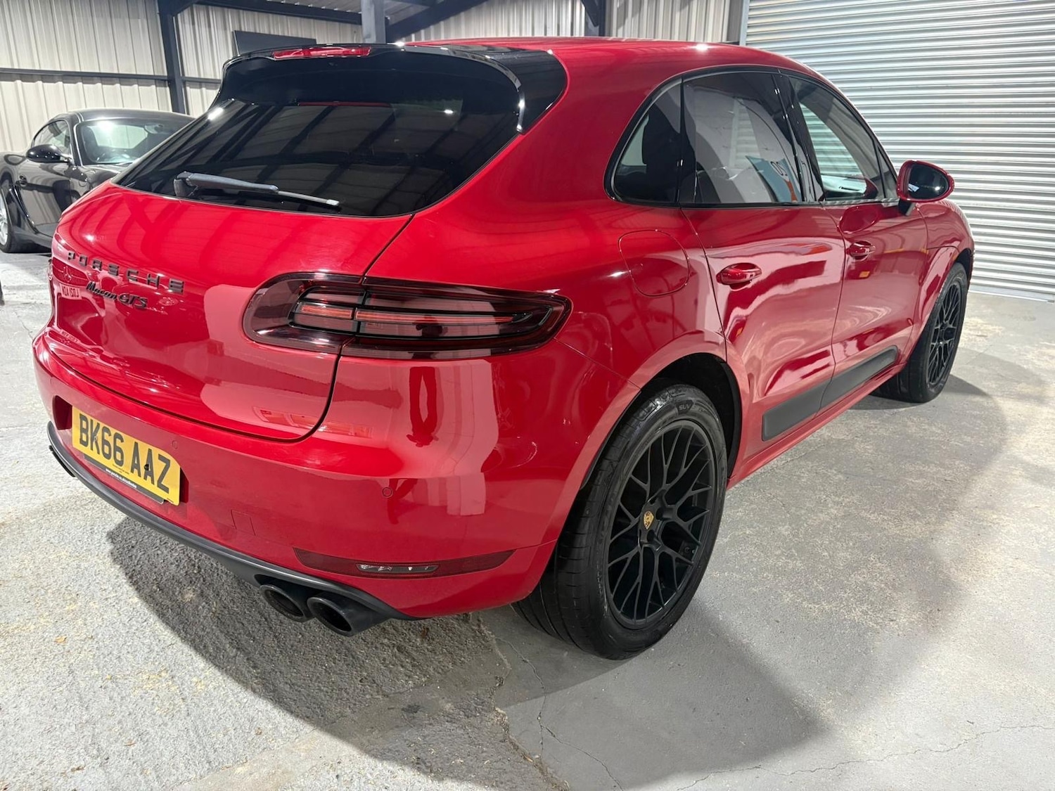 Used Porsche Macan 2016 for sale - 76488616: Photo 2