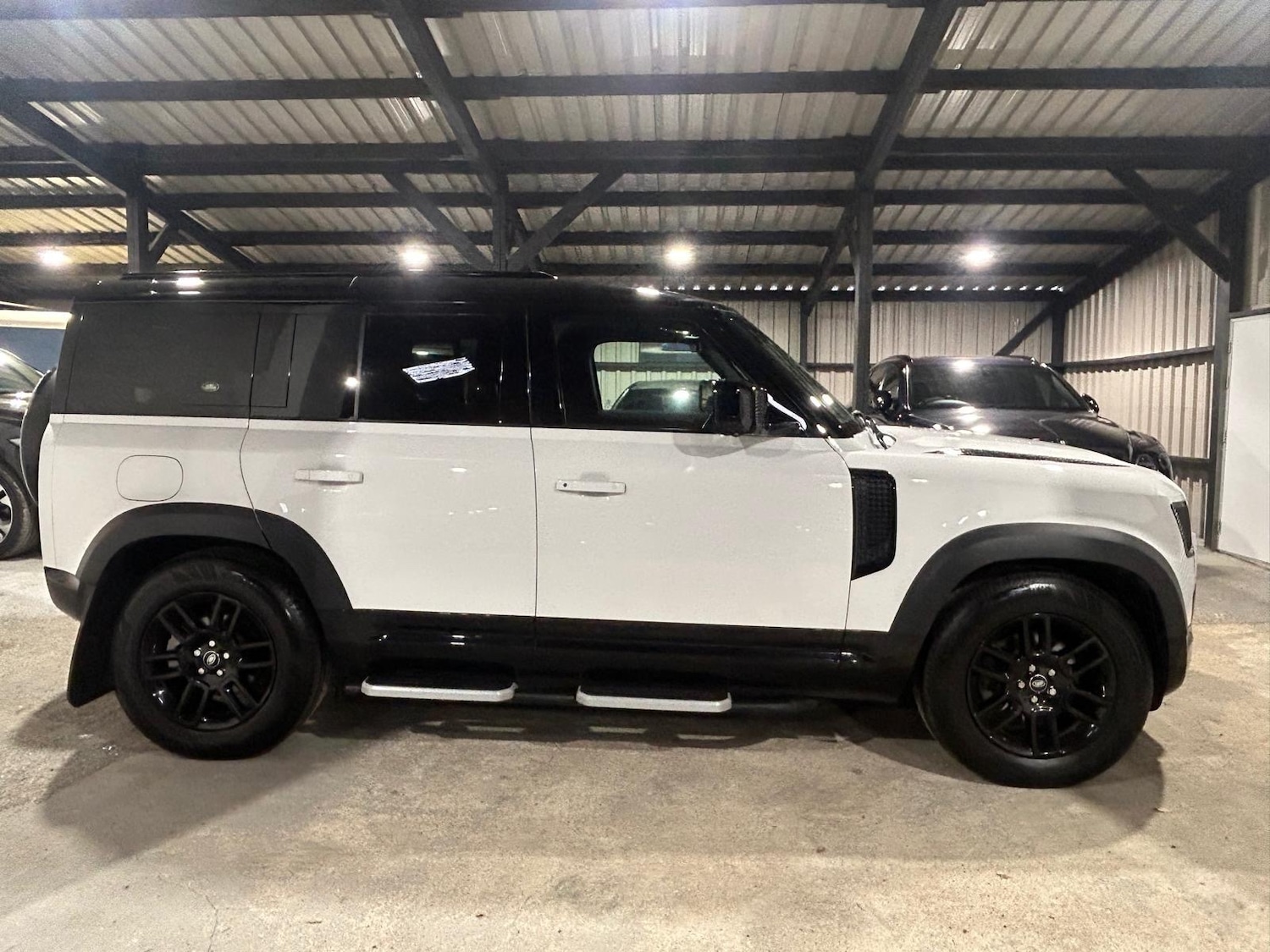 Used Land Rover Defender 2022 for sale - 77398450: Photo 18