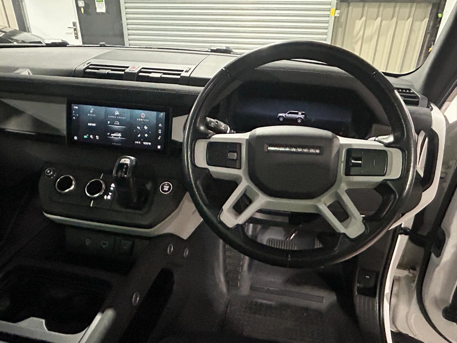 Used Land Rover Defender 2022 for sale - 77398450: Photo 27