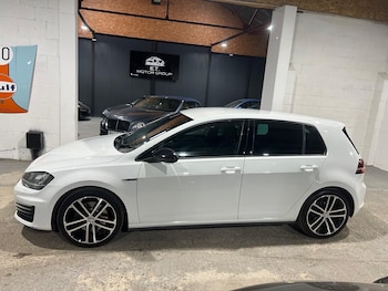 Used Volkswagen Golf 2015 for sale - 77997779: Photo