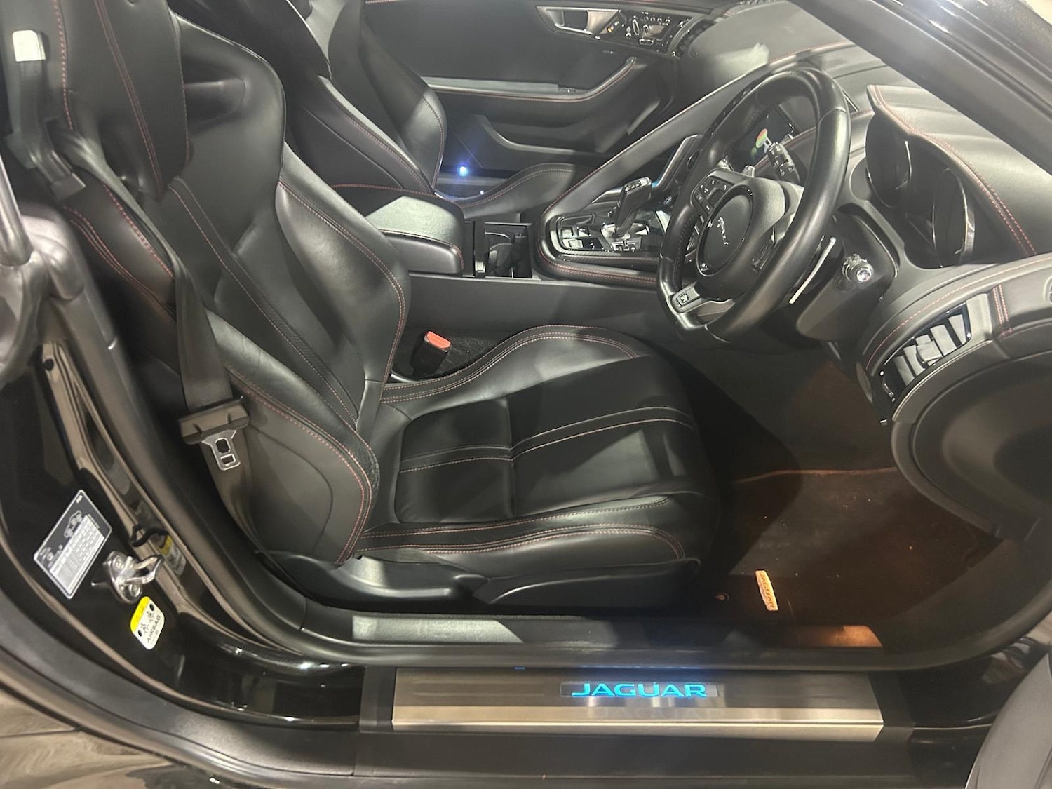 Used Jaguar F-Type 2015 for sale - 78131374: Photo 31