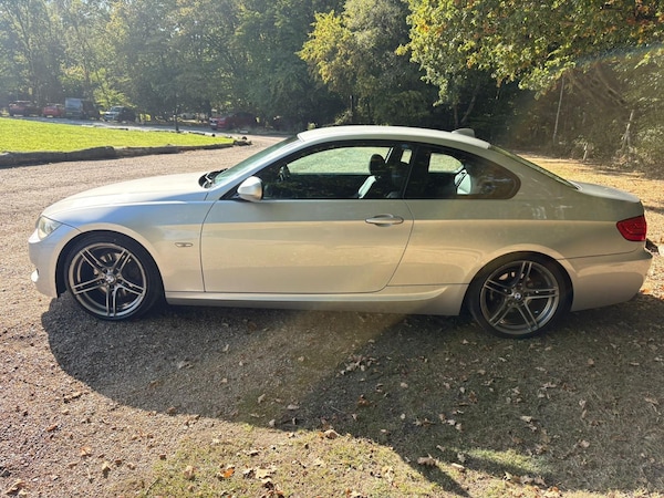 Used BMW 3 Series 2010 for sale - 76156623: Photo 2