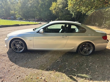 Used BMW 3 Series 2010 for sale - 76156623: Photo 2