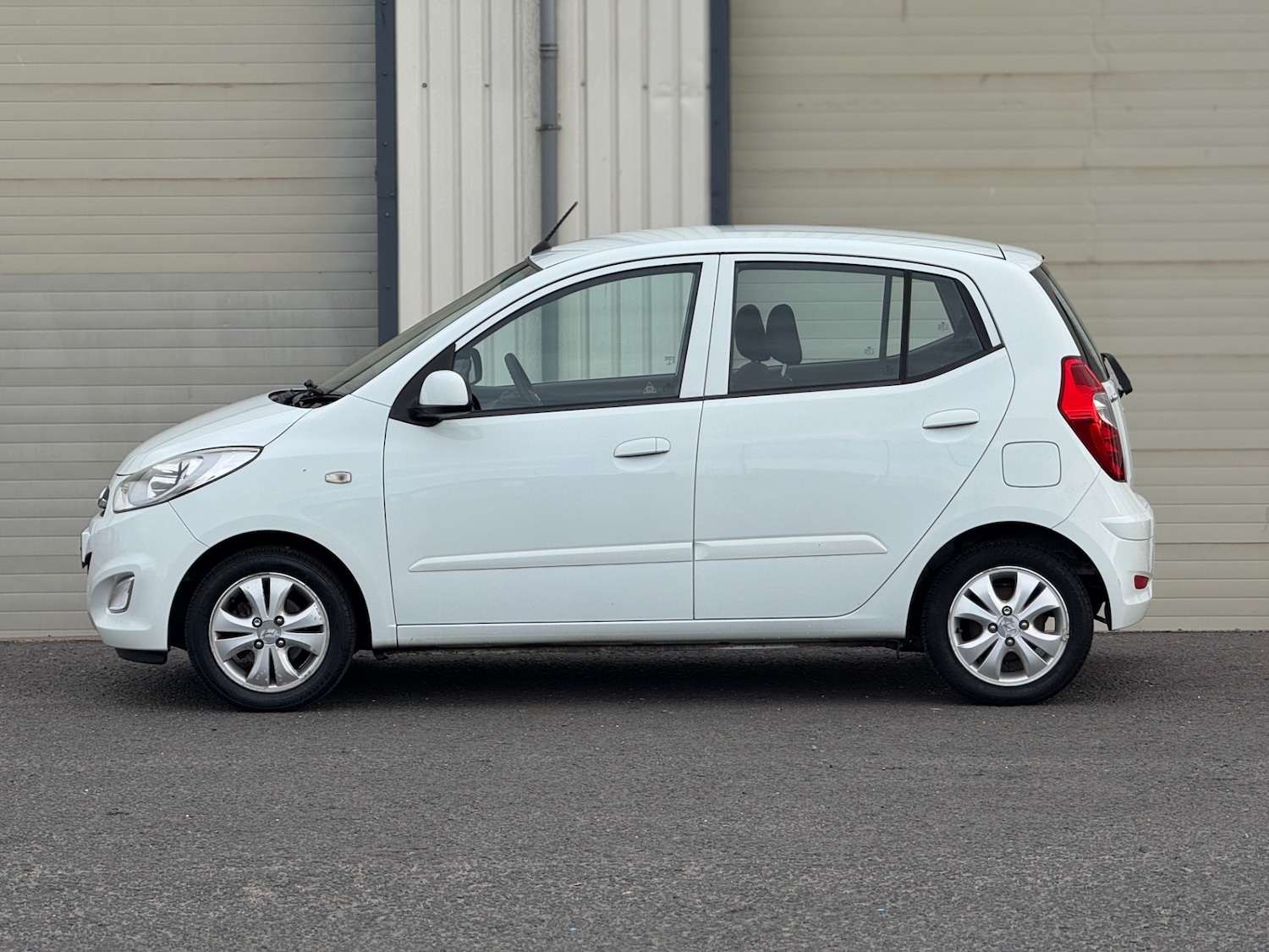 Used Hyundai i10 2013 for sale - 76904760: Photo 2
