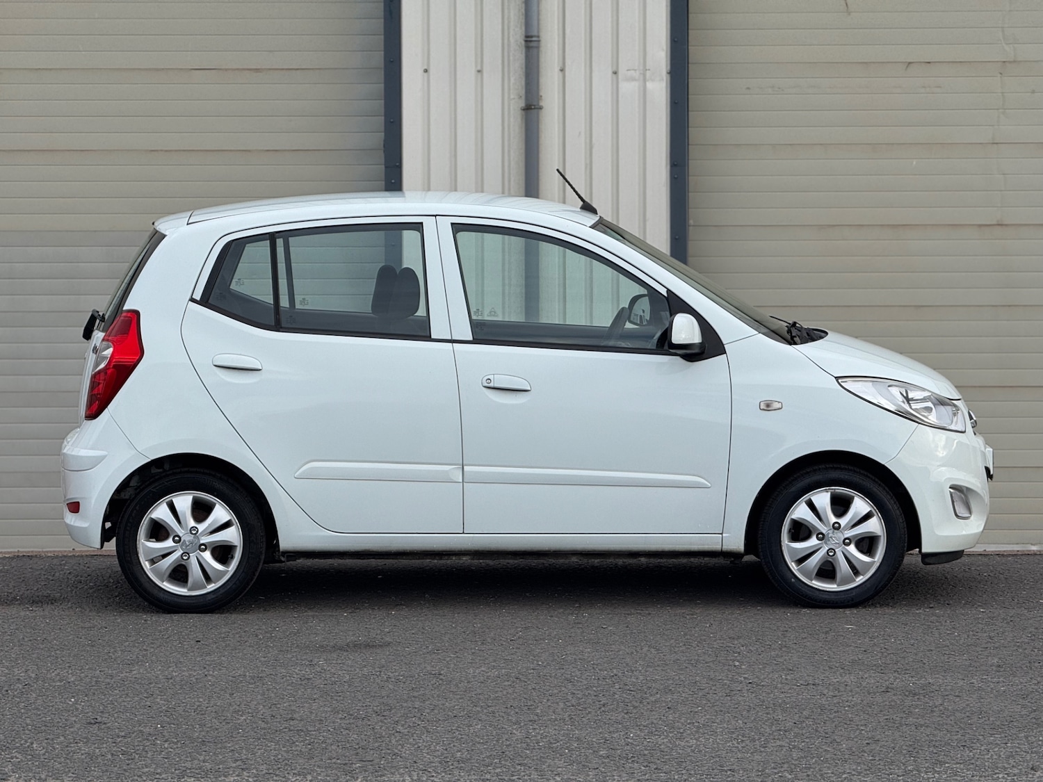 Used Hyundai i10 2013 for sale - 76904760: Photo 6