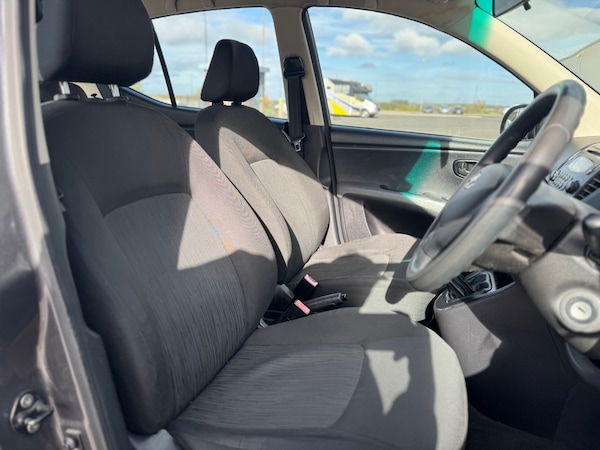 Used Hyundai i10 2011 for sale - 76209519: Photo 10