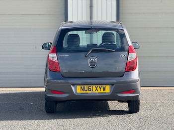 Used Hyundai i10 2011 for sale - 76209519: Photo 4