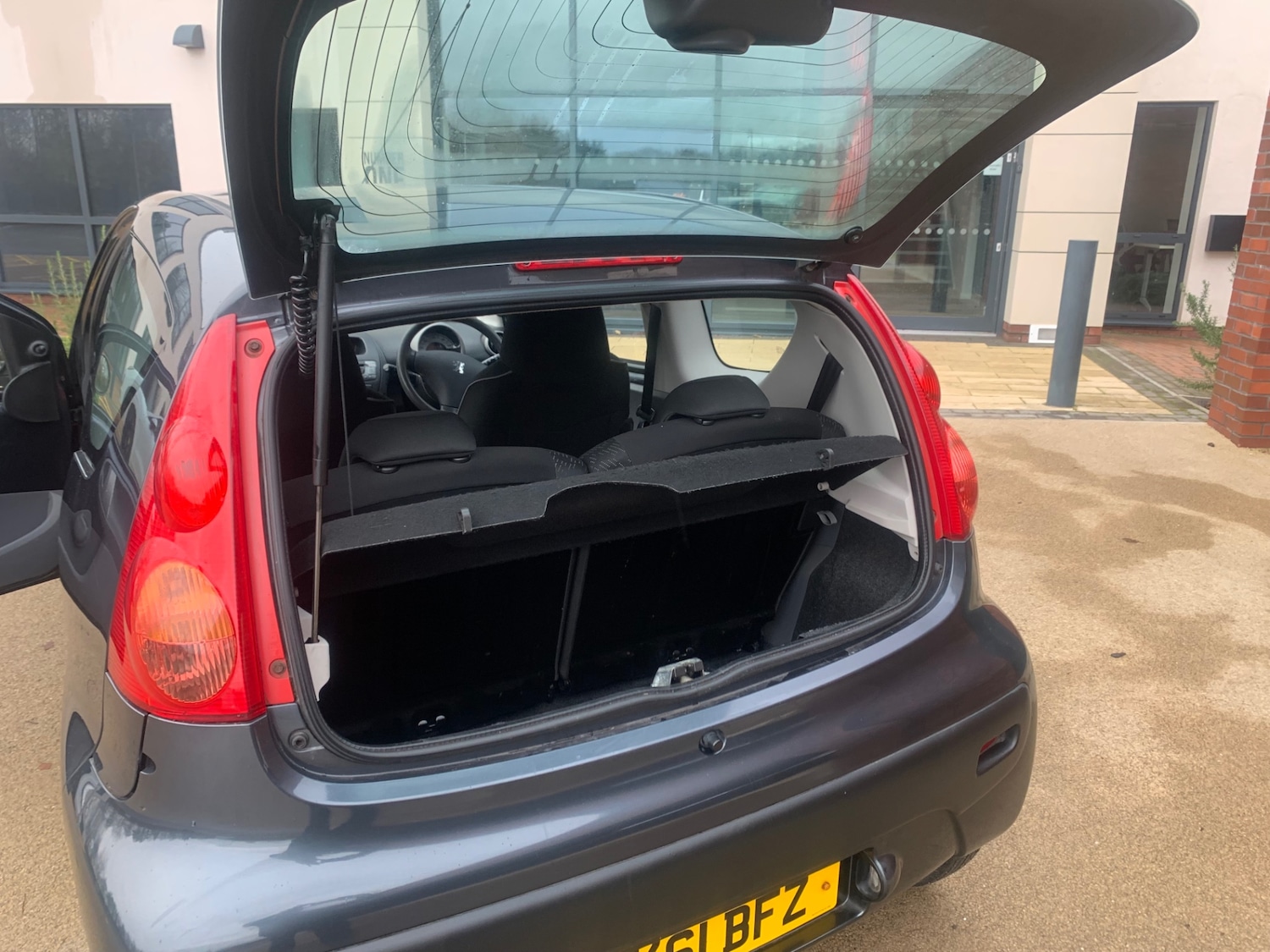 Used Peugeot 107 2011 for sale - 76758981: Photo 14