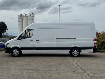 Used Mercedes-Benz Sprinter 2017 for sale - 76102552: Photo