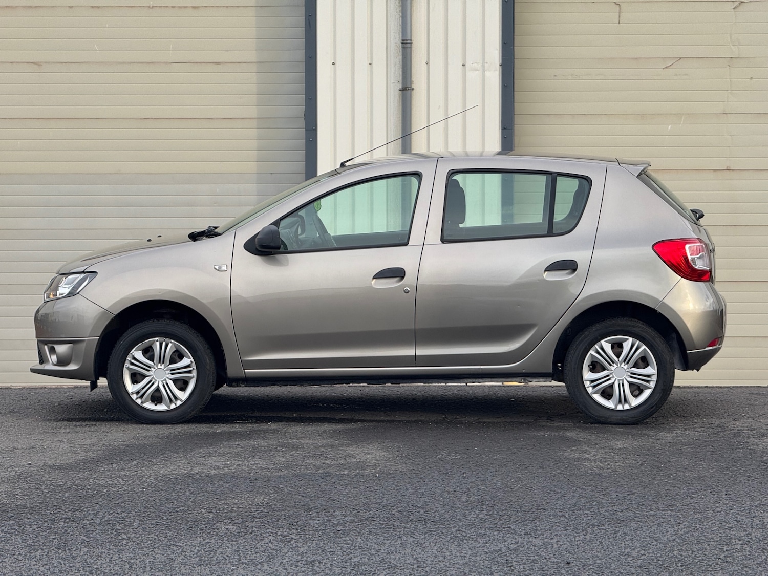 Used Dacia Sandero 2014 for sale - 76479553: Photo 3