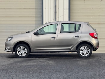Used Dacia Sandero 2014 for sale - 76479553: Photo