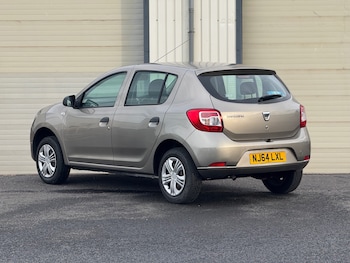 Used Dacia Sandero 2014 for sale - 76479553: Photo