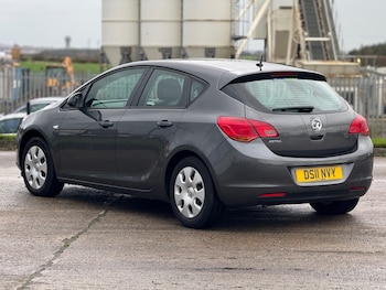Used Vauxhall Astra 2011 for sale - 76576927: Photo