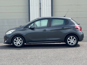 Used Peugeot 208 2013 for sale - 78667612: Photo