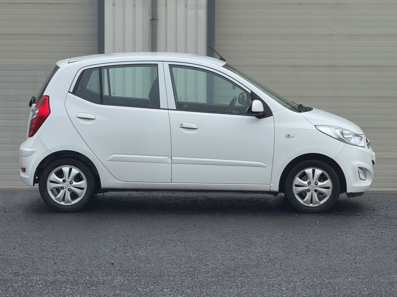 Used Hyundai i10 2014 for sale - 77352220: Photo 6