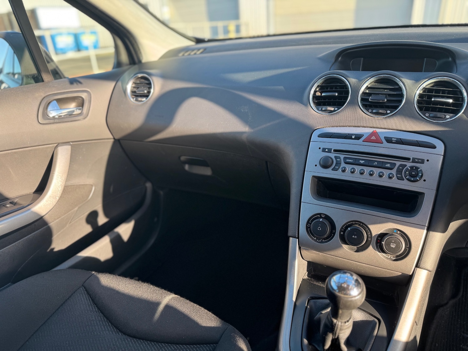 Used Peugeot 308 2012 for sale - 76777978: Photo 12