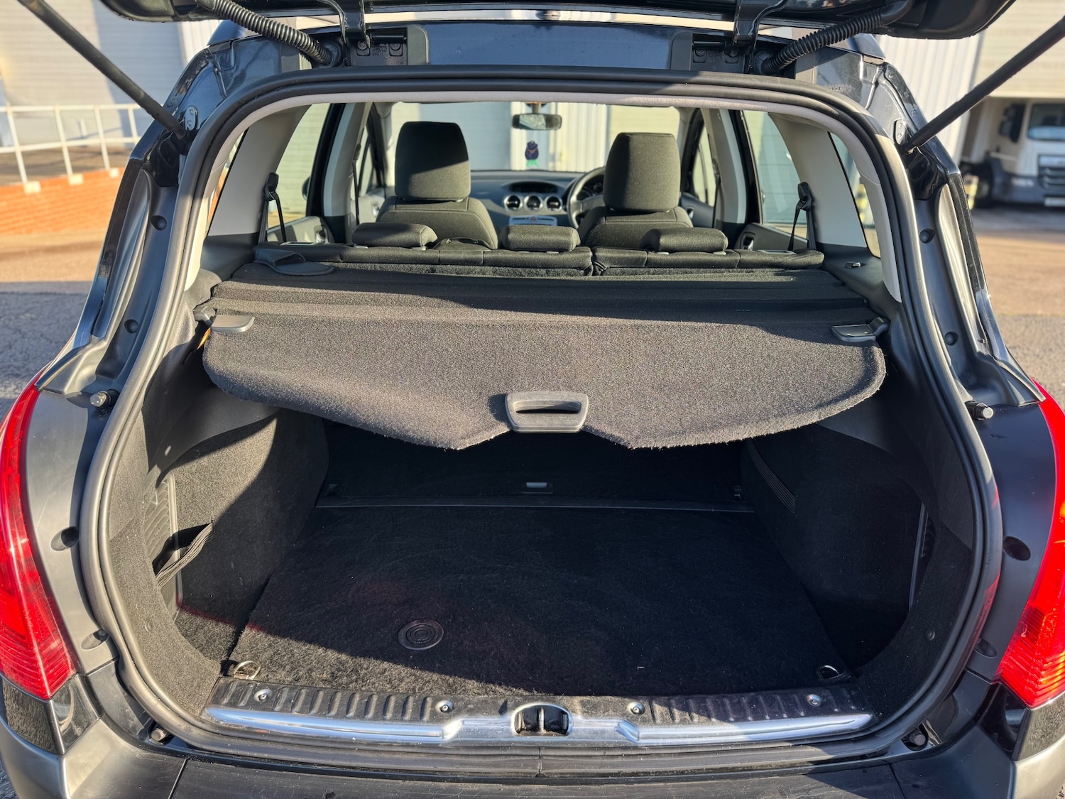 Used Peugeot 308 2012 for sale - 76777978: Photo 18