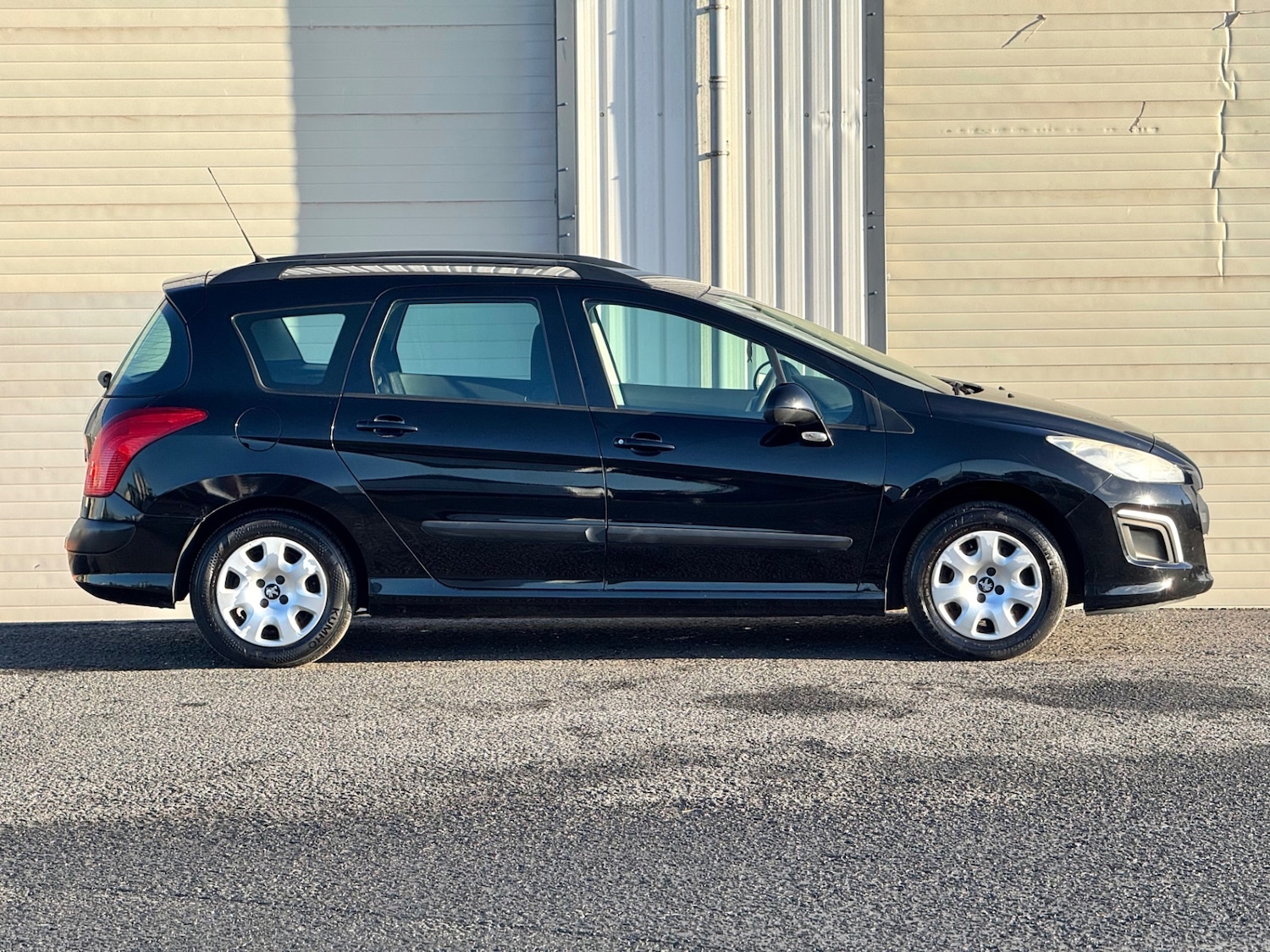 Used Peugeot 308 2012 for sale - 76777978: Photo 3