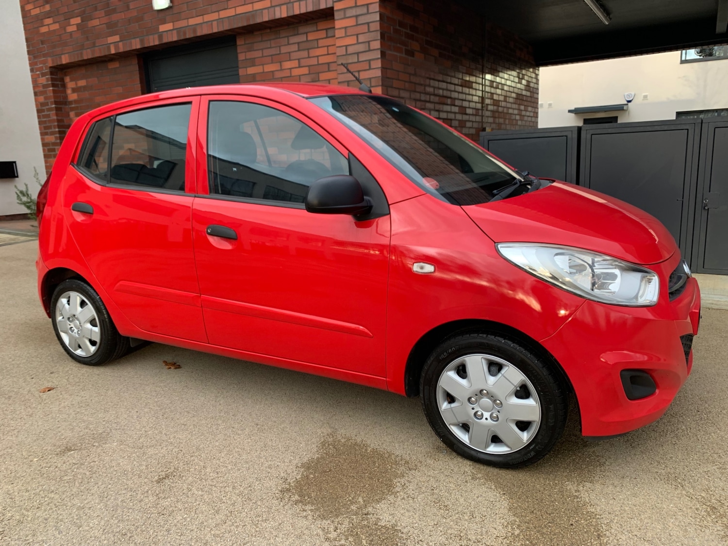 Used Hyundai i10 2012 for sale - 76974785: Photo 1