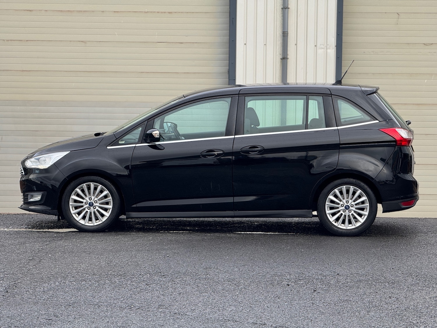 Used Ford Grand C-Max 2017 for sale - 76578411: Photo 3
