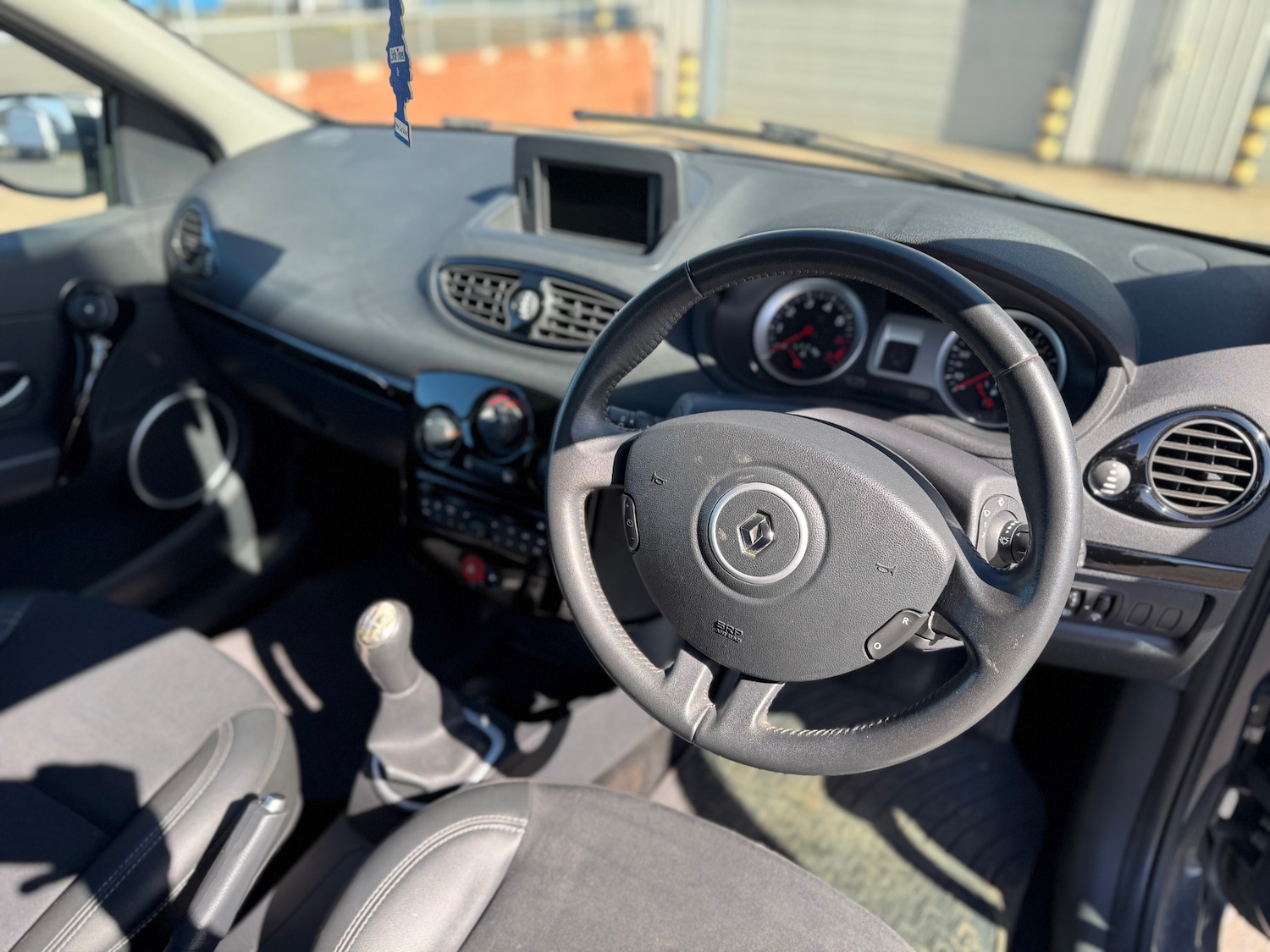 Used Renault Clio 2012 for sale - 78109335: Photo 10