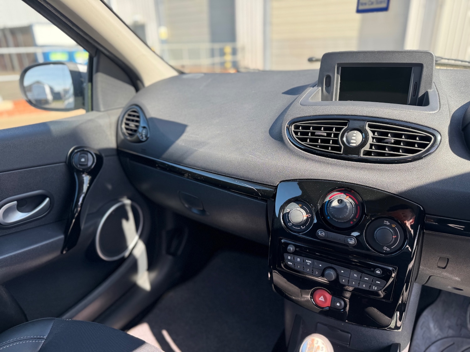 Used Renault Clio 2012 for sale - 78109335: Photo 11