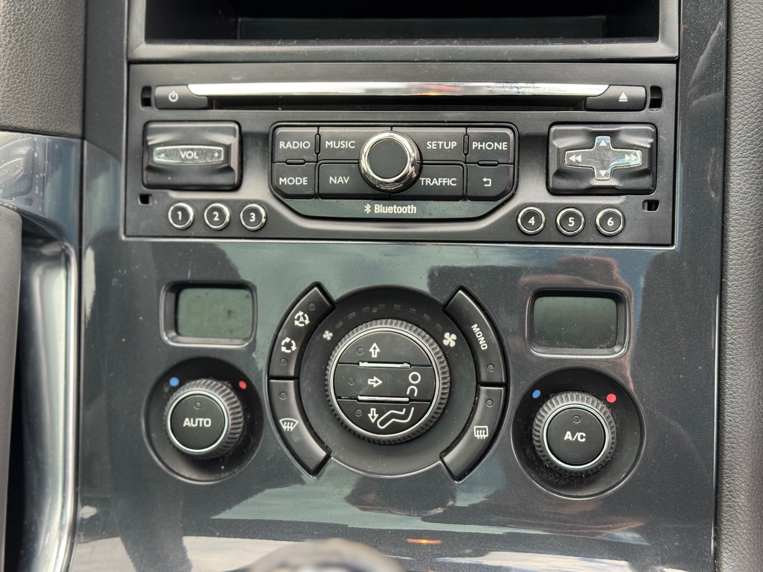 Used Peugeot 3008 2015 for sale - 76056179: Photo 14