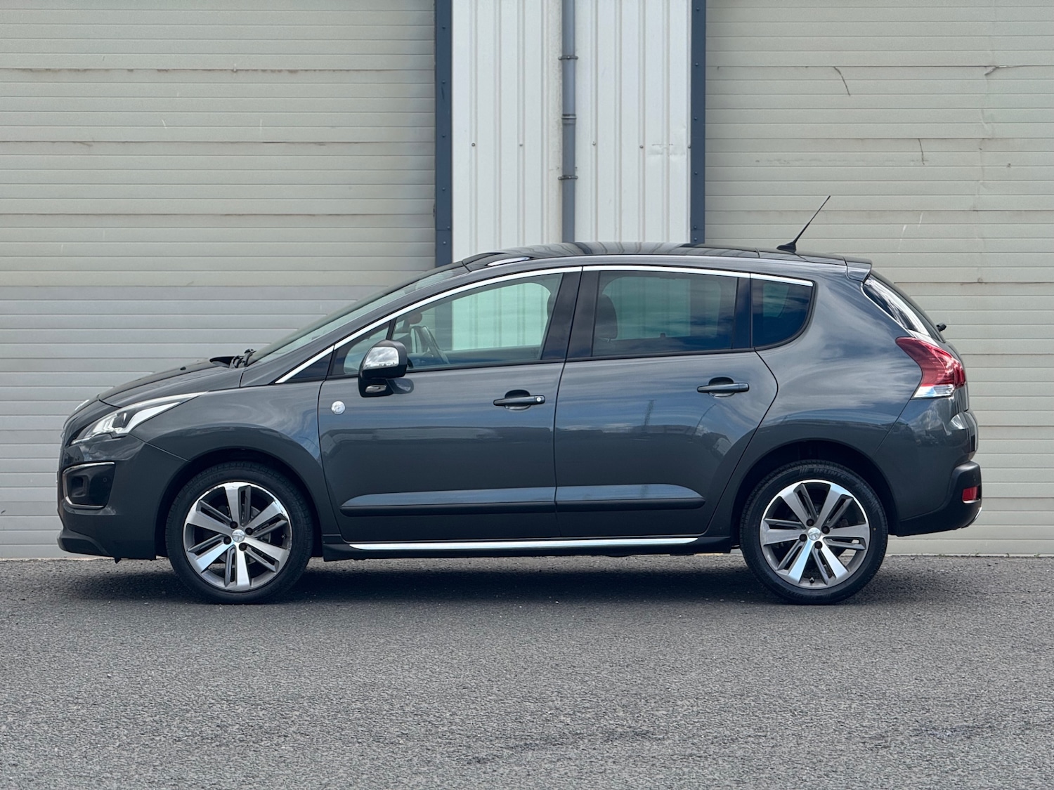 Used Peugeot 3008 2015 for sale - 76056179: Photo 3