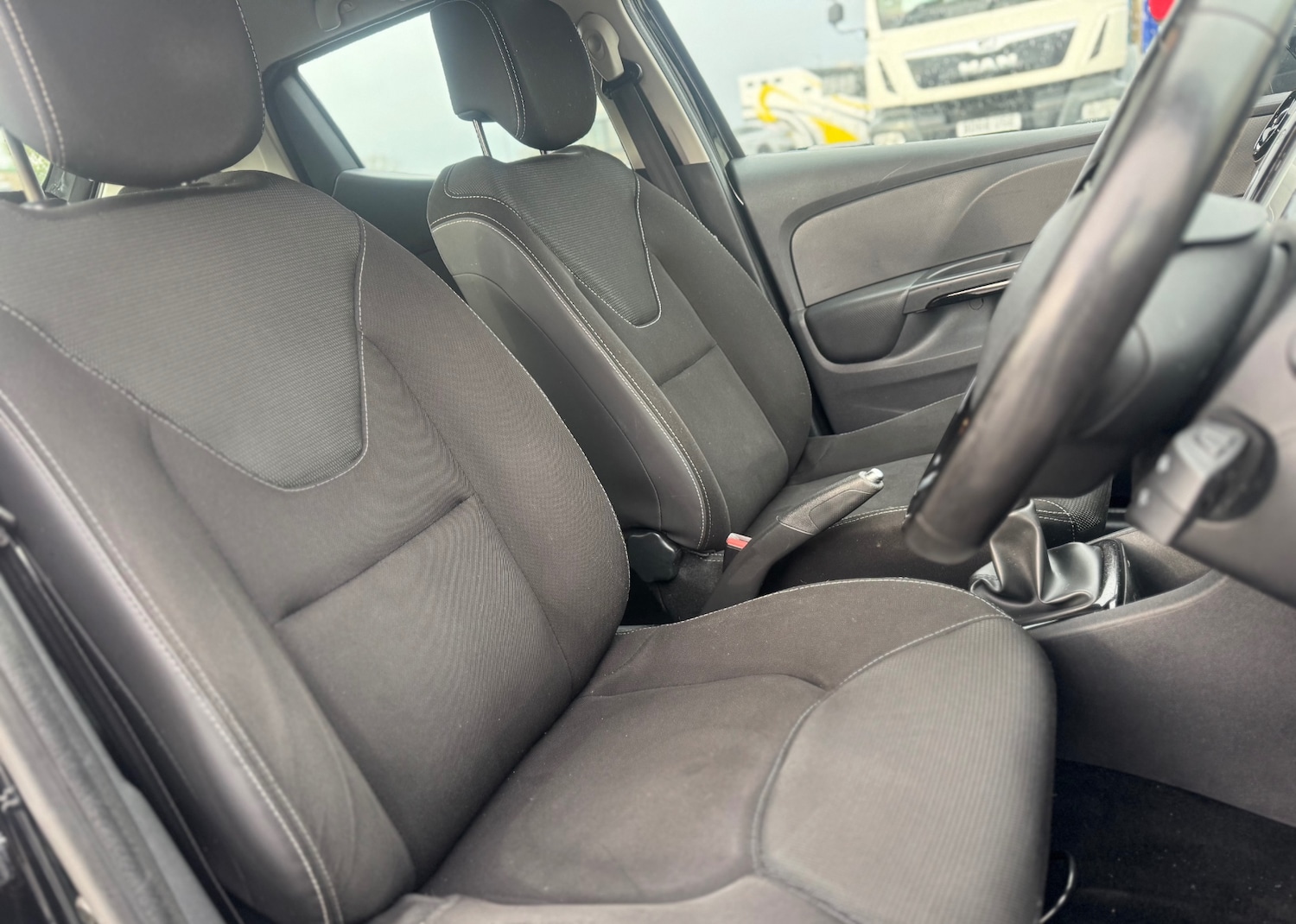 Used Renault Clio 2016 for sale - 76613688: Photo 11