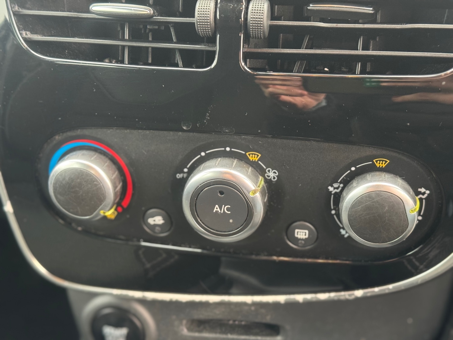 Used Renault Clio 2016 for sale - 76613688: Photo 13