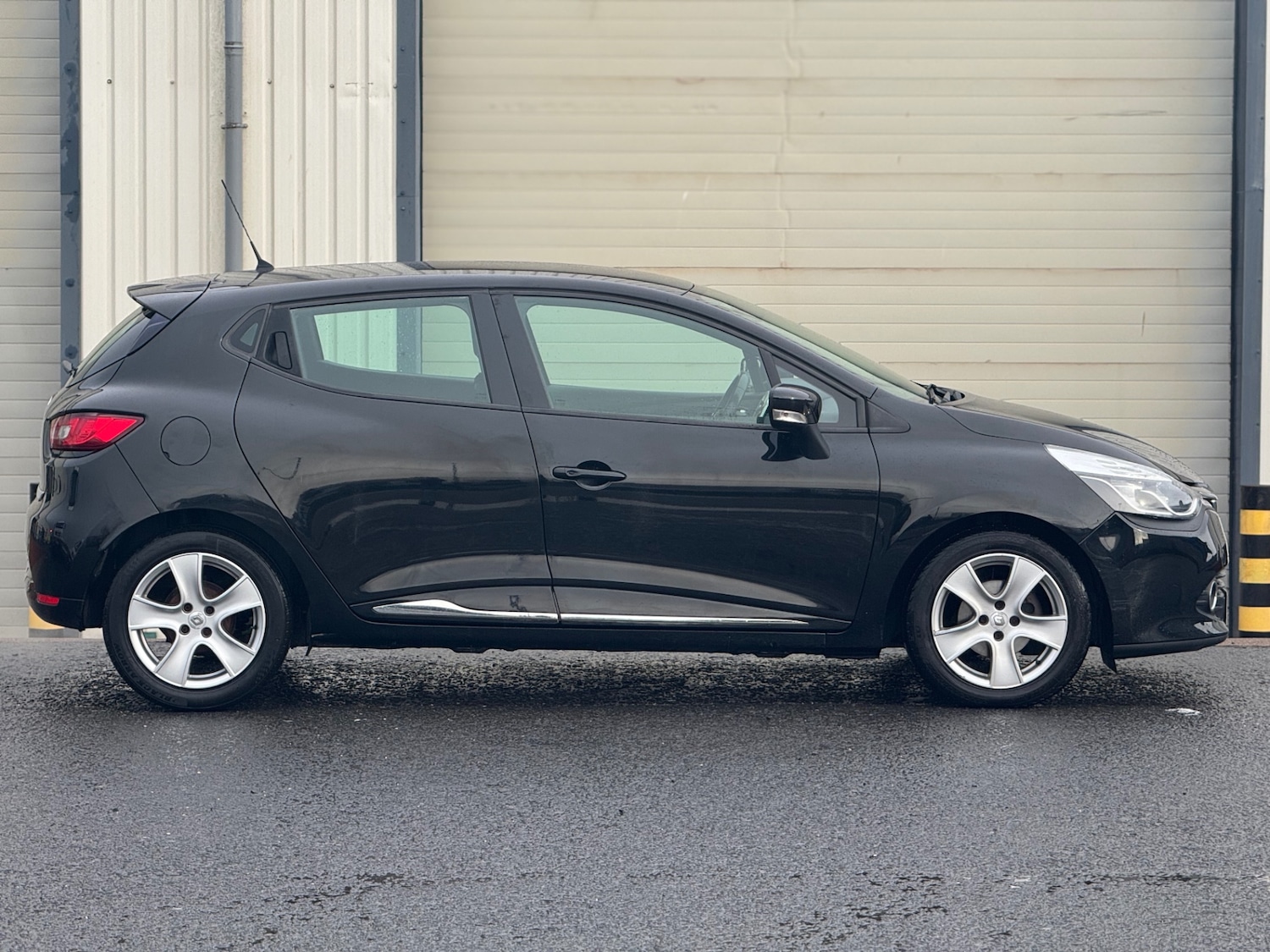 Used Renault Clio 2016 for sale - 76613688: Photo 6