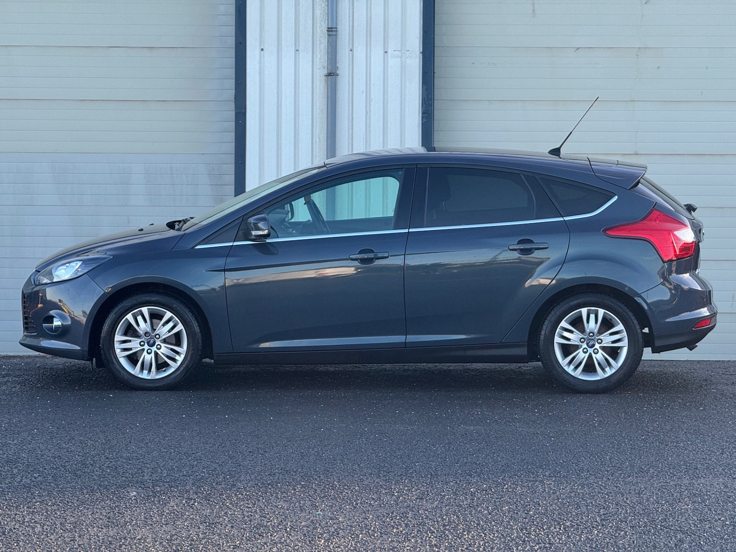 Used Ford Focus 2013 for sale - 77077873: Photo 3