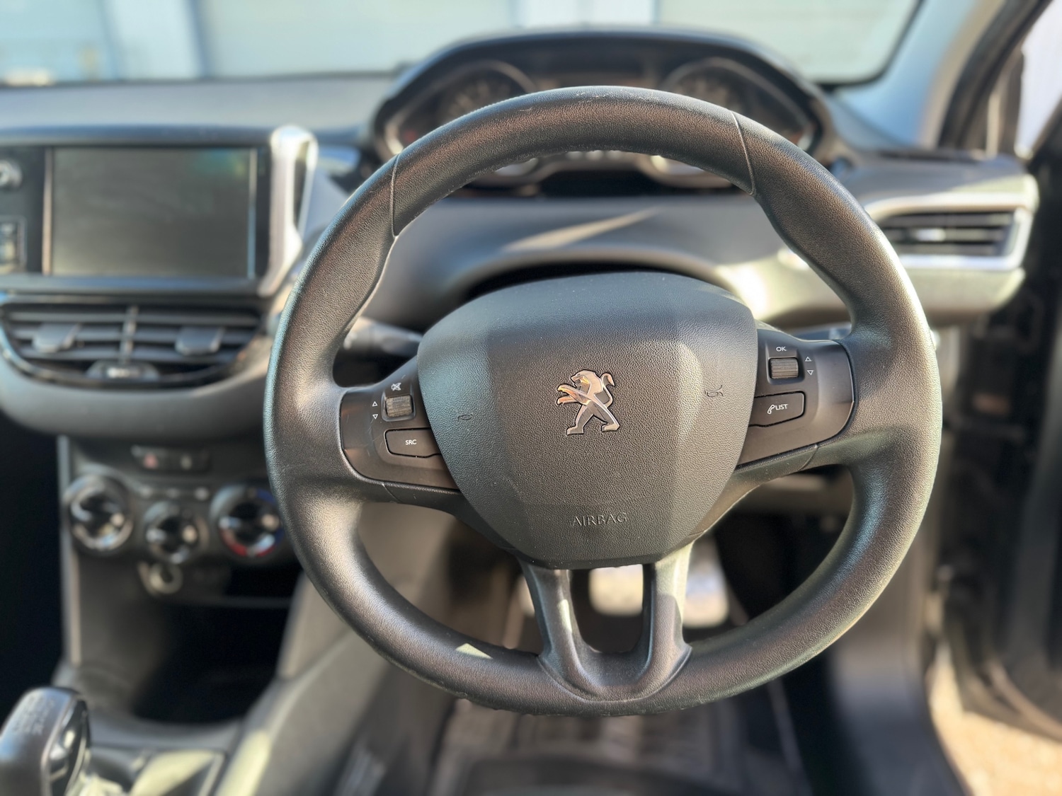 Used Peugeot 208 2014 for sale - 76402928: Photo 11