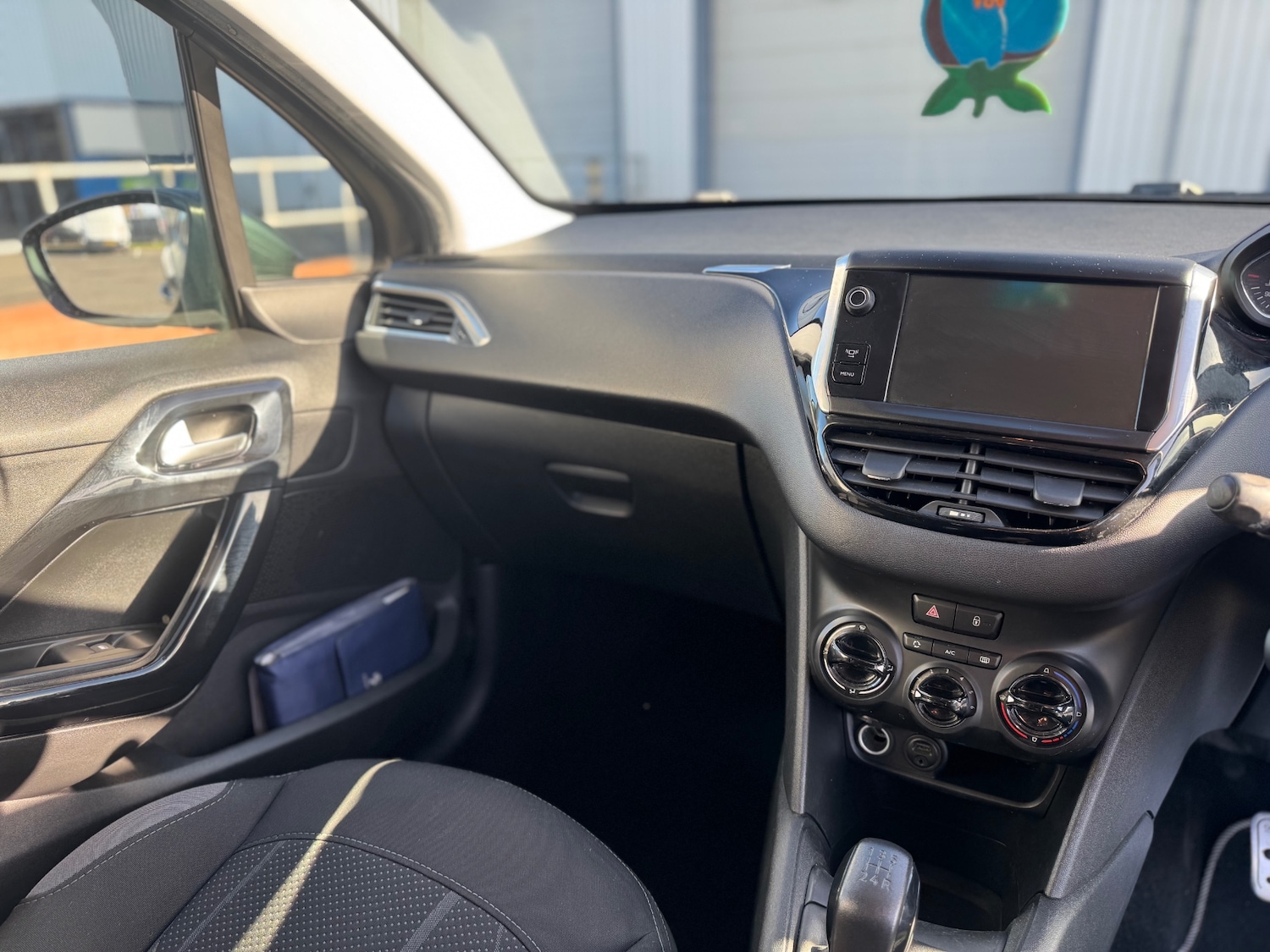 Used Peugeot 208 2014 for sale - 76402928: Photo 12