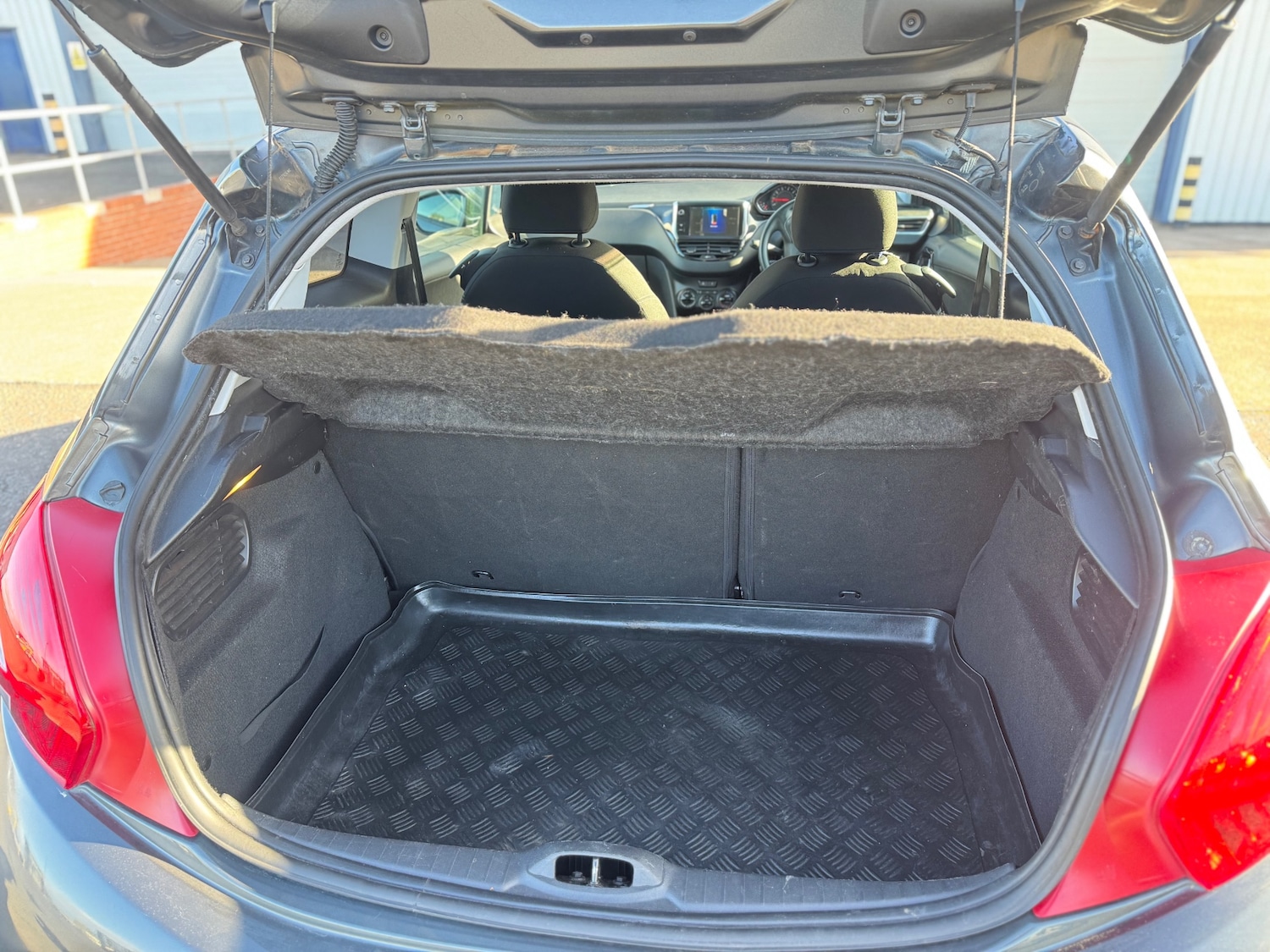 Used Peugeot 208 2014 for sale - 76402928: Photo 18