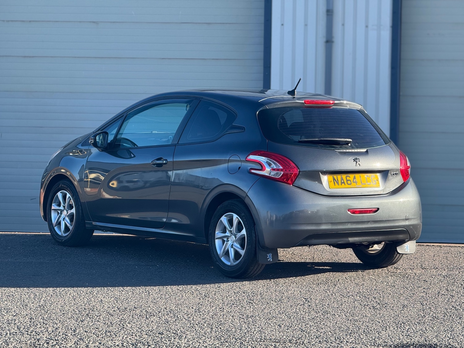 Used Peugeot 208 2014 for sale - 76402928: Photo 4