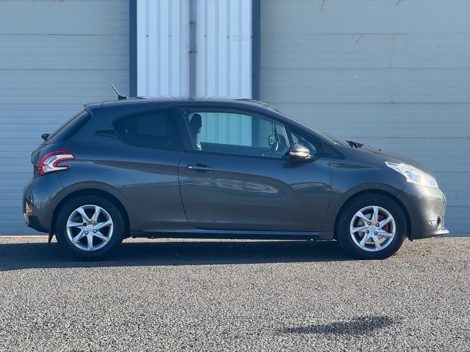 Used Peugeot 208 2014 for sale - 76402928: Photo 7