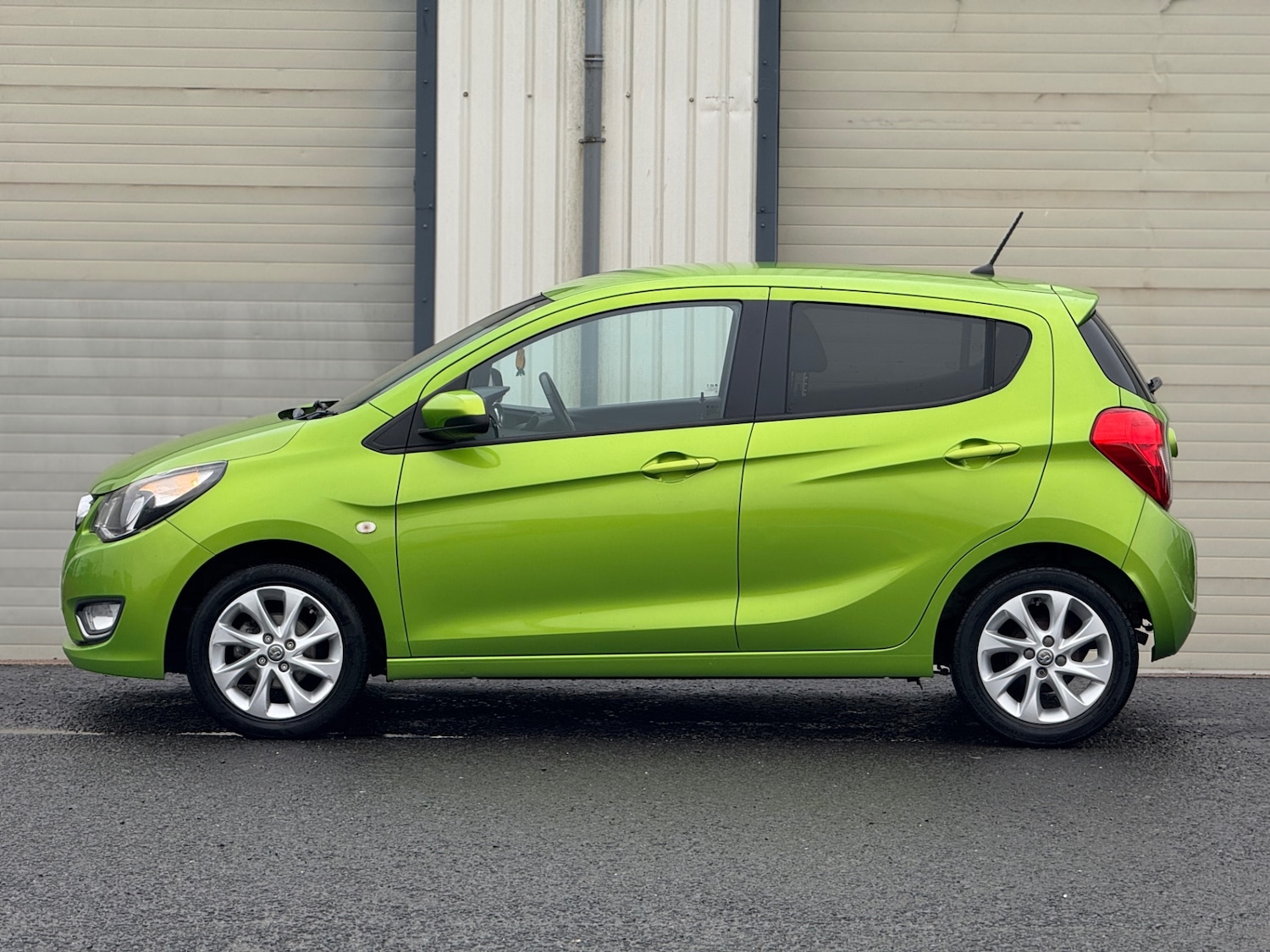 Used Vauxhall Viva 2016 for sale - 77028385: Photo 2