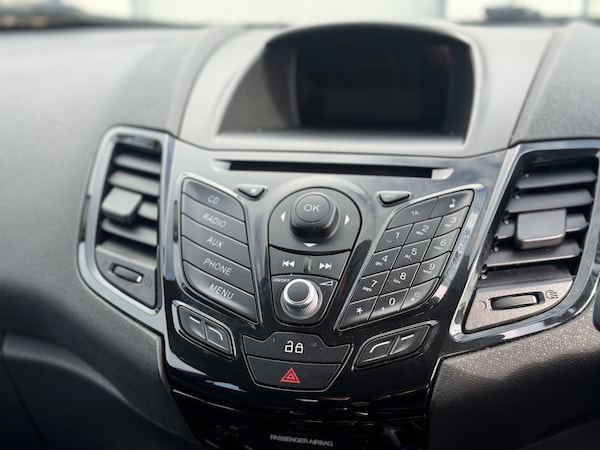 Used Ford Fiesta 2013 for sale - 76330370: Photo 16