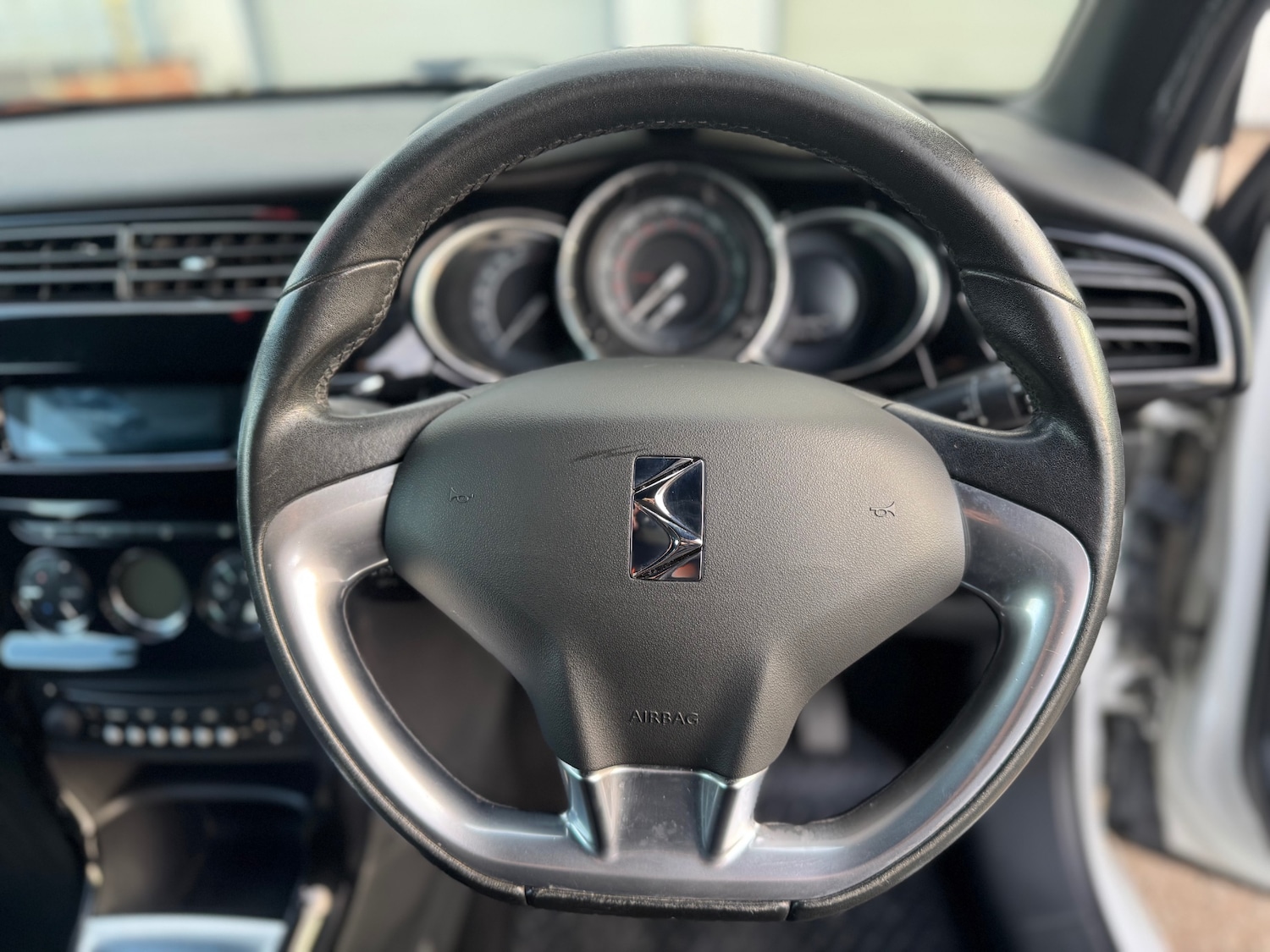 Used Citroen DS3 2013 for sale - 76493838: Photo 10